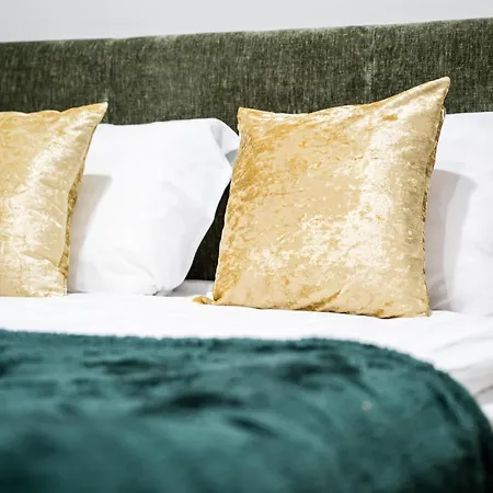 Airport-bus - 13 North - Family 10 Таллин